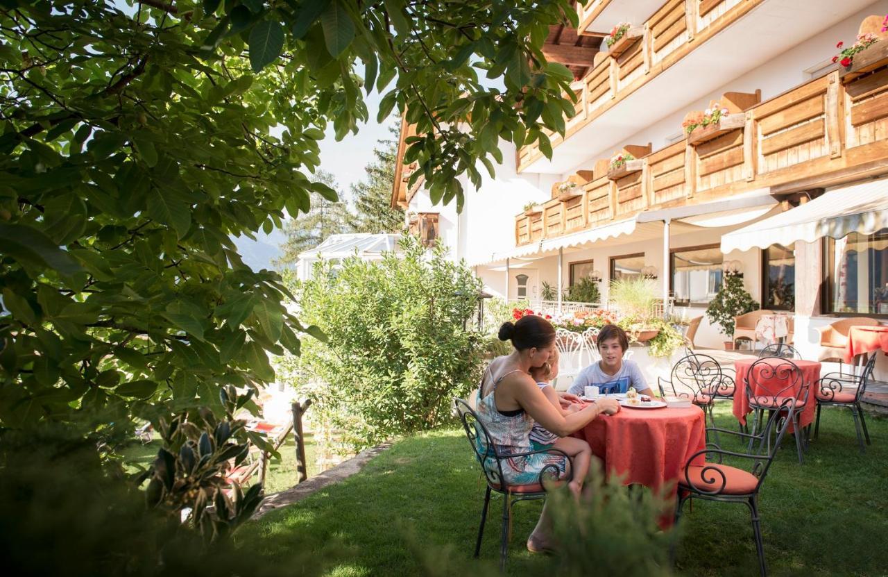 Family Hotel Gutenberg Шена Екстер'єр фото
